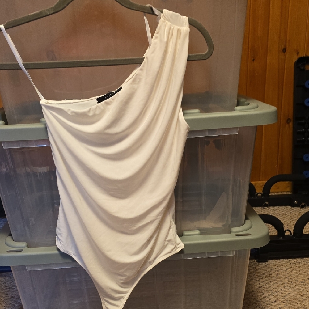White One-Shoulder Bodysuit
